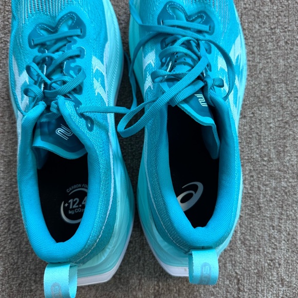 ASICS superblast - Picture 3 of 5